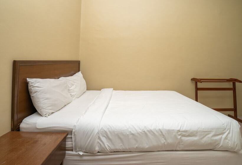 בית מלון כפרי Holiday Dive Inn