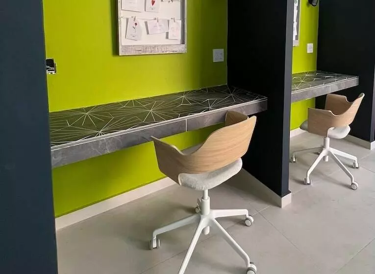 هتل La Buena Vida Inn