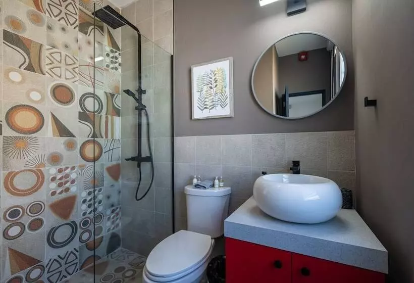 هتل La Buena Vida Inn