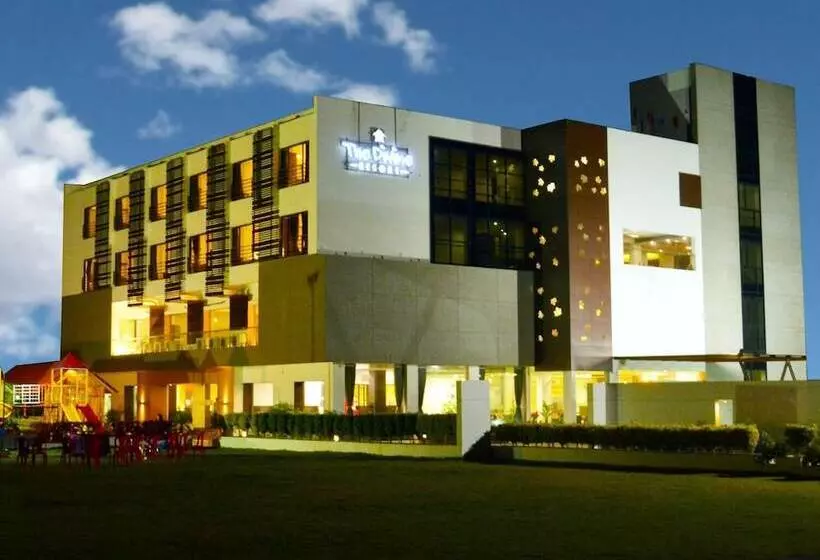 Hotelli The Divine Resort