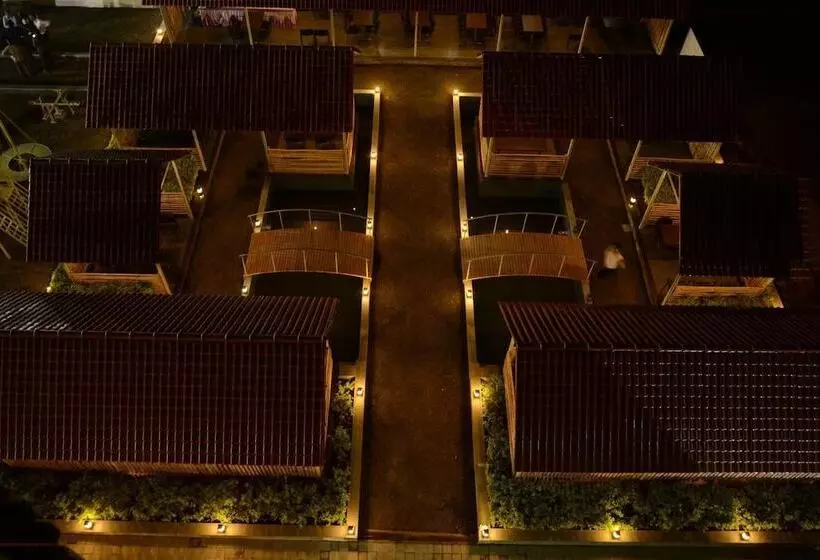 Hotelli The Divine Resort