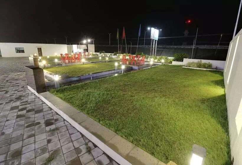 Hotelli The Divine Resort