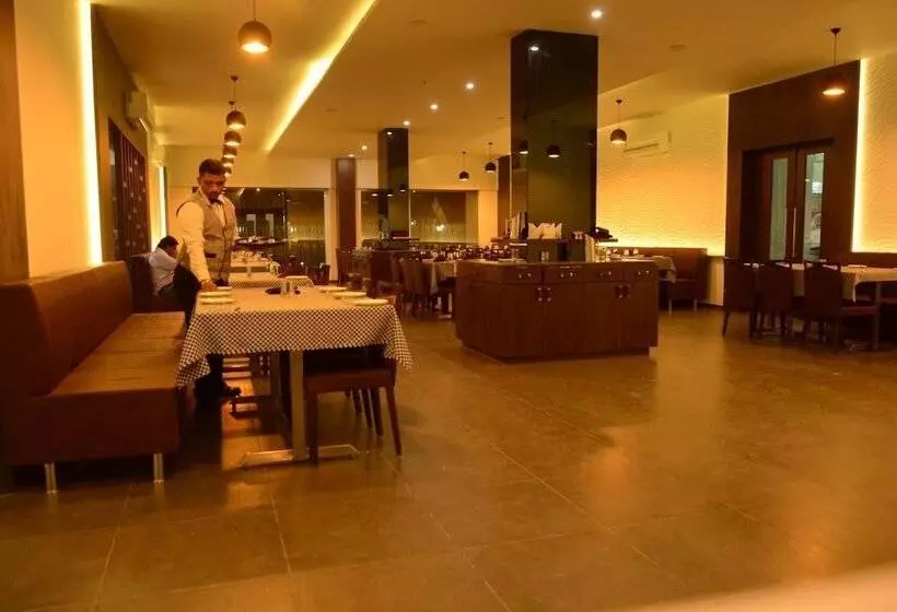 Hotelli The Divine Resort