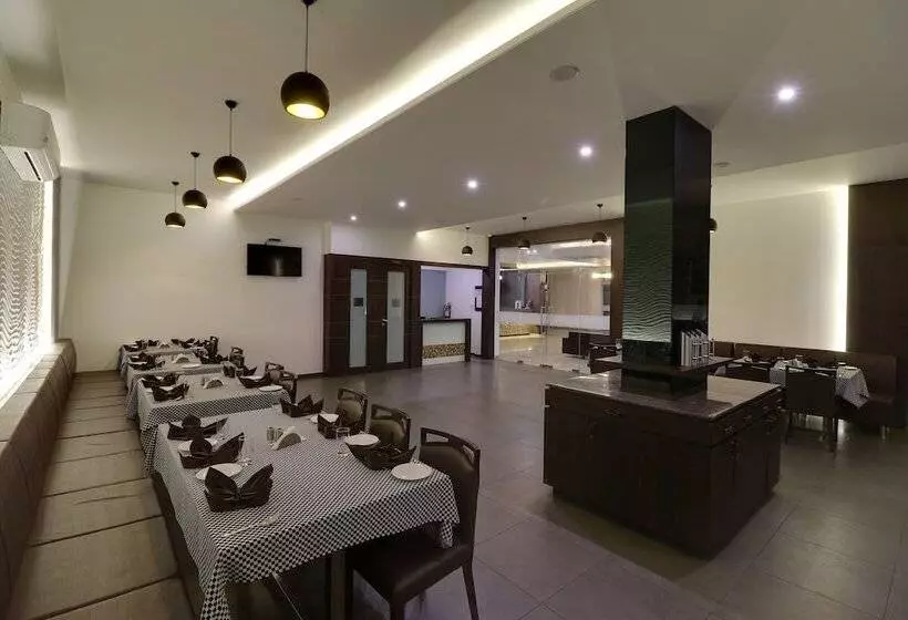 Hotelli The Divine Resort