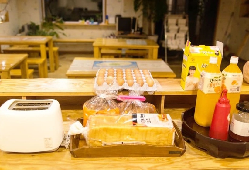 Jeju Hayandeungdae Pension