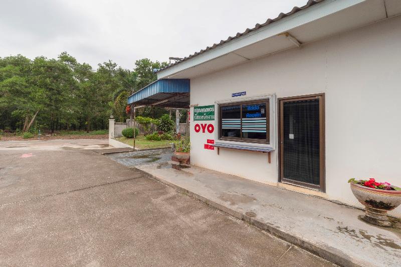 Let's Go Rayong Hotel By Oyo Rooms