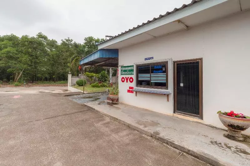 Let's Go Rayong Hotel By Oyo Rooms