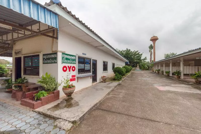 Let's Go Rayong Hotel By Oyo Rooms
