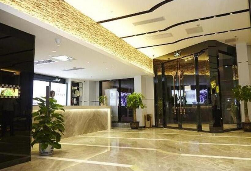 Lavande Hotel Dalian Huanan Square North Railway Station