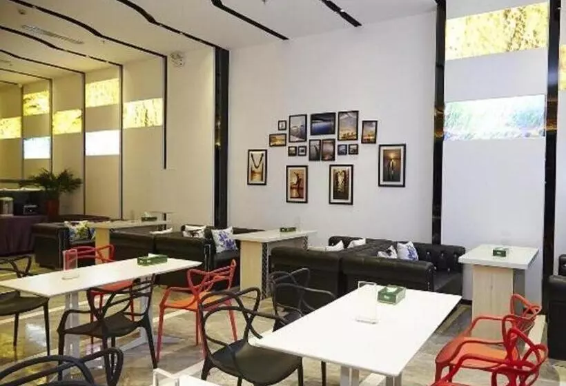 Lavande Hotel Dalian Huanan Square North Railway Station