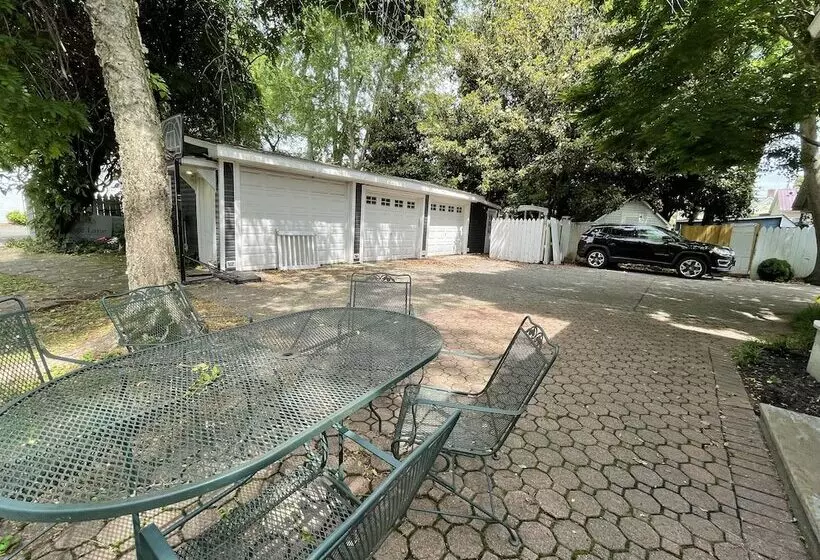 Hotelli Carriage Lane Inn