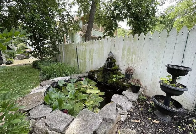 Hotelli Carriage Lane Inn