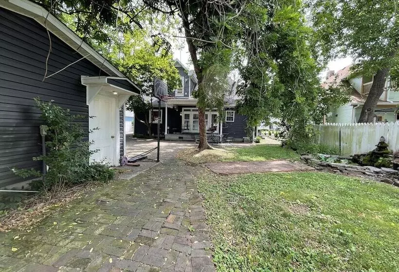 Hotelli Carriage Lane Inn