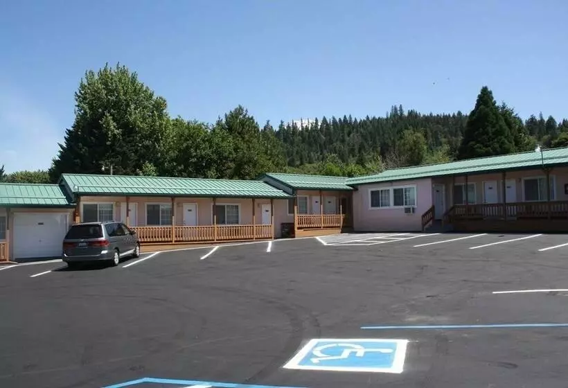 Hotelli Evergreen Lodge