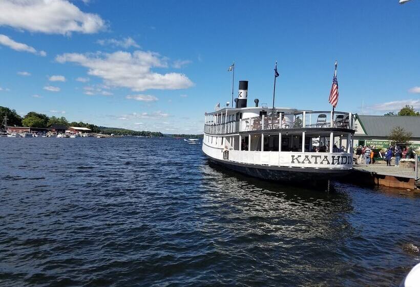 호텔 Greenville Inn At Moosehead Lake