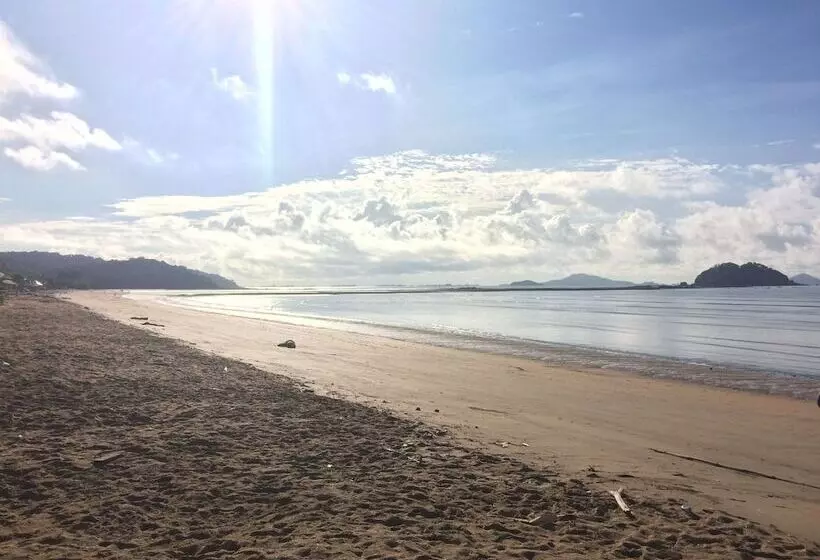 Hotelli Pacific Coast