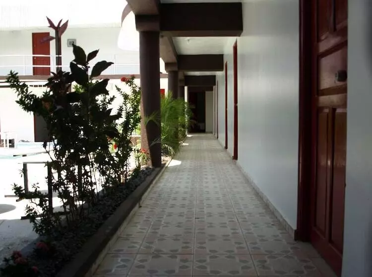 Hotelli Pacific Coast