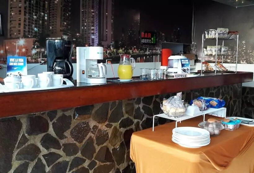 Hotelli Pacific Coast