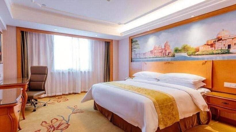 Vienna International Hotel Shanghai Dishui Lake Lingang Wanda