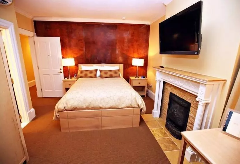 هتل Washington Place Bistro & Inn