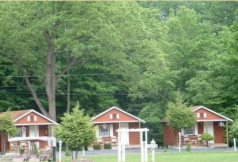 Seven Dwarfs Motel & Cabins