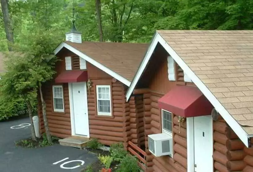 Seven Dwarfs Motel & Cabins