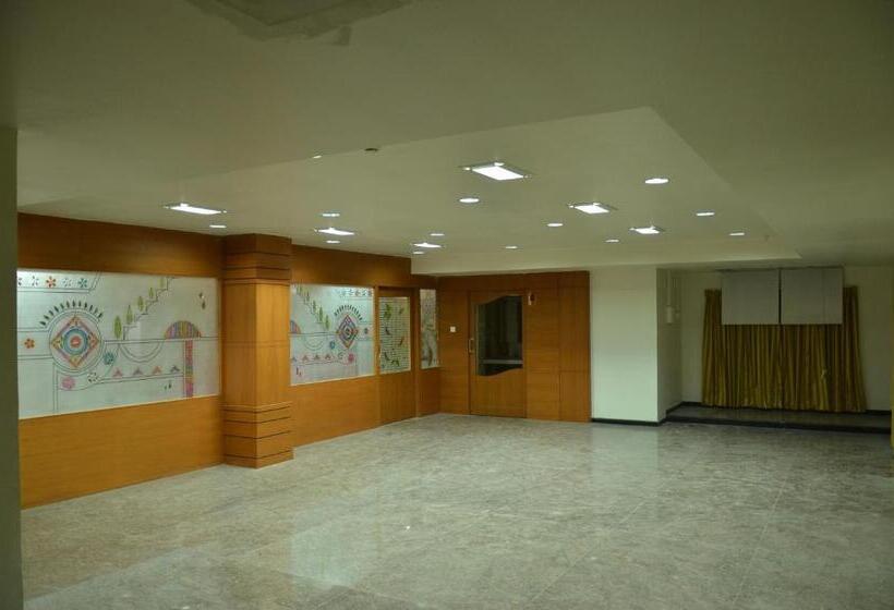 Hotel Sanu International