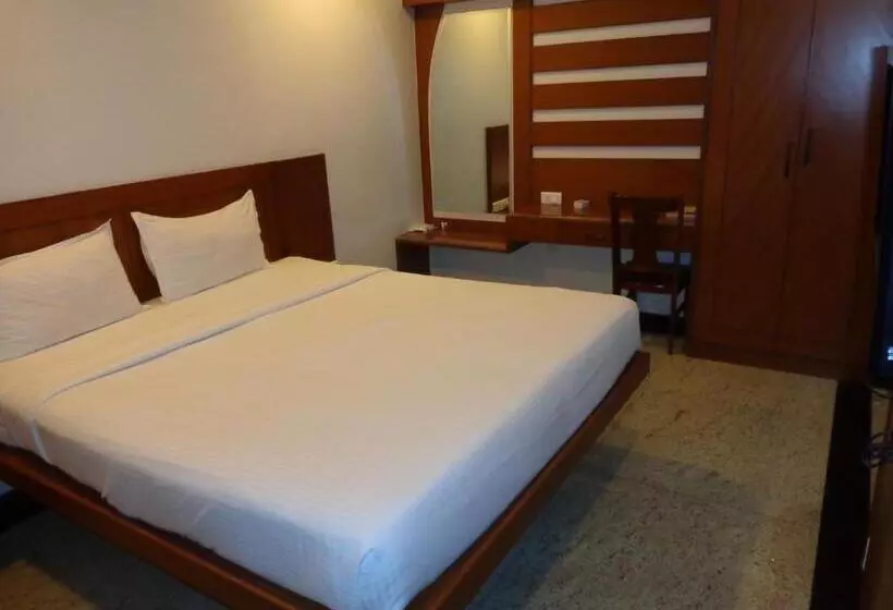 Hotelli Sanu International