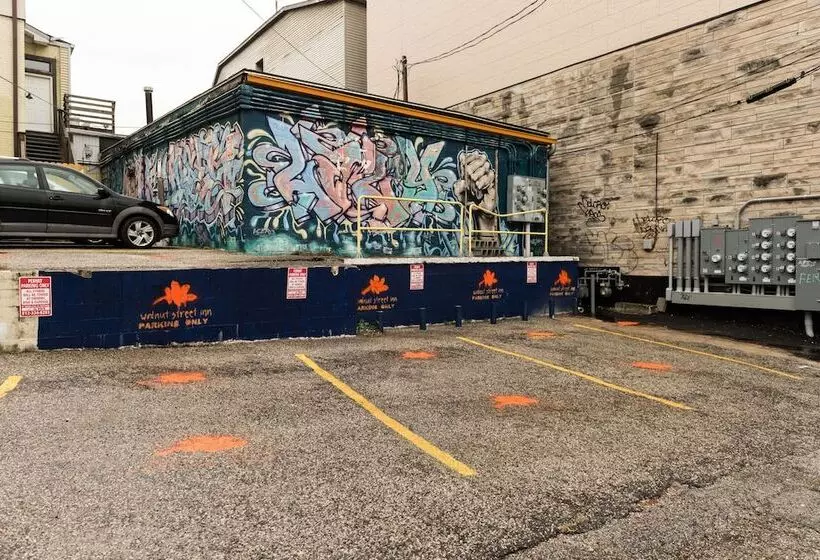 Hotelli The Walnut Street Inn