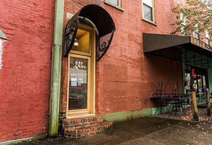 هتل The Walnut Street Inn