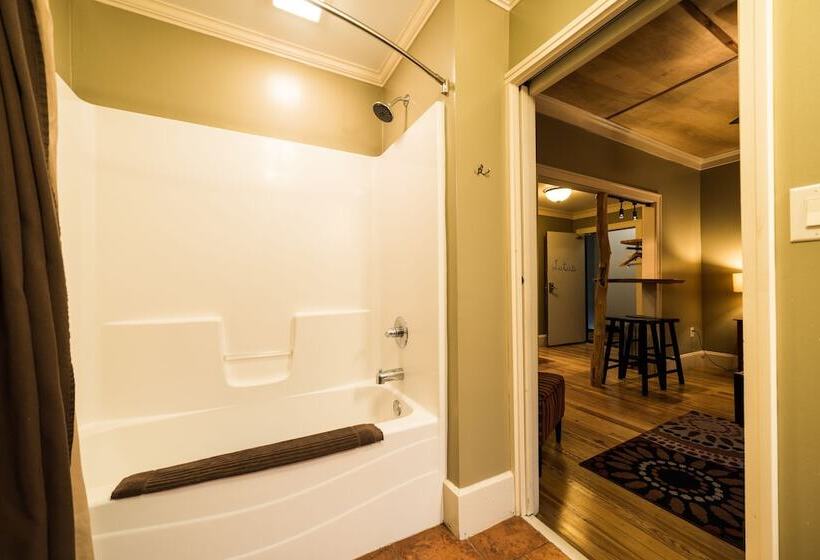 هتل The Walnut Street Inn