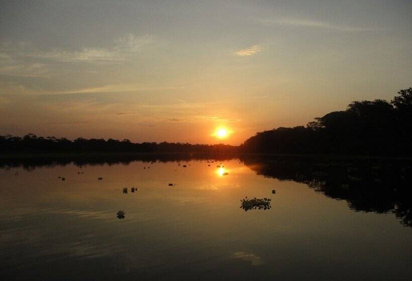 Hotel Curassow Amazon Lodge
