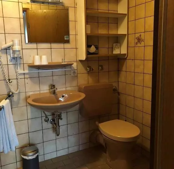 Hotelli Gästehaus Rehwinkel