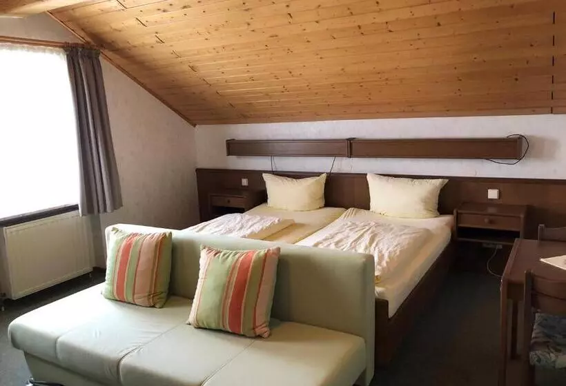 Hotelli Gästehaus Rehwinkel