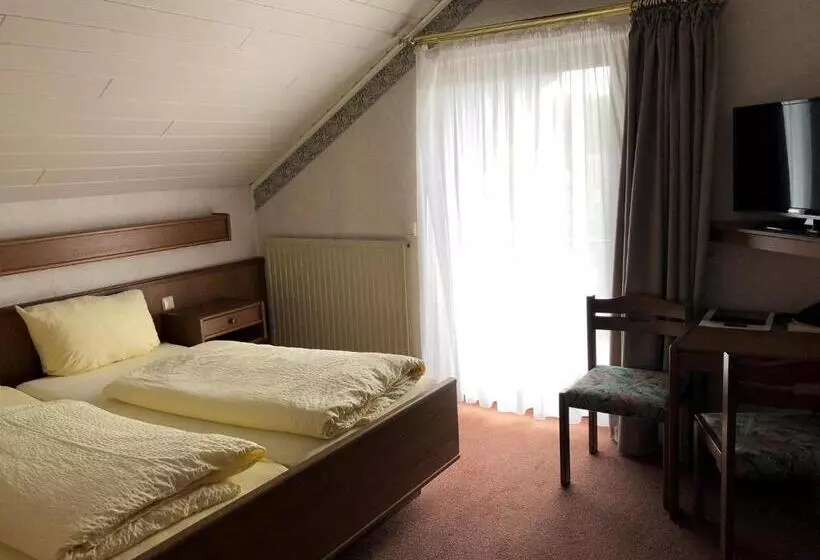 Hotelli Gästehaus Rehwinkel