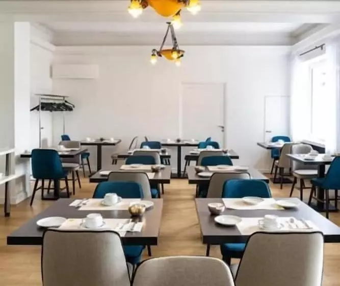 ホテル Hôtel Le Bellevue