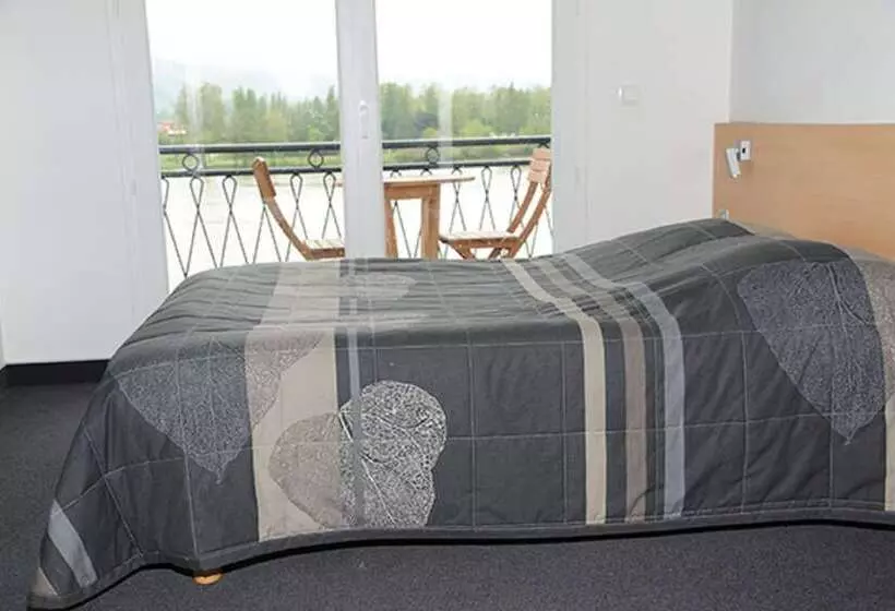 ホテル Hôtel Le Bellevue