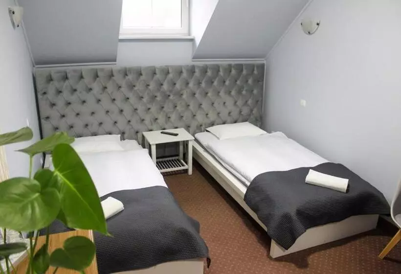 هتل Pokoje Gościnne Truskawkowa 1a