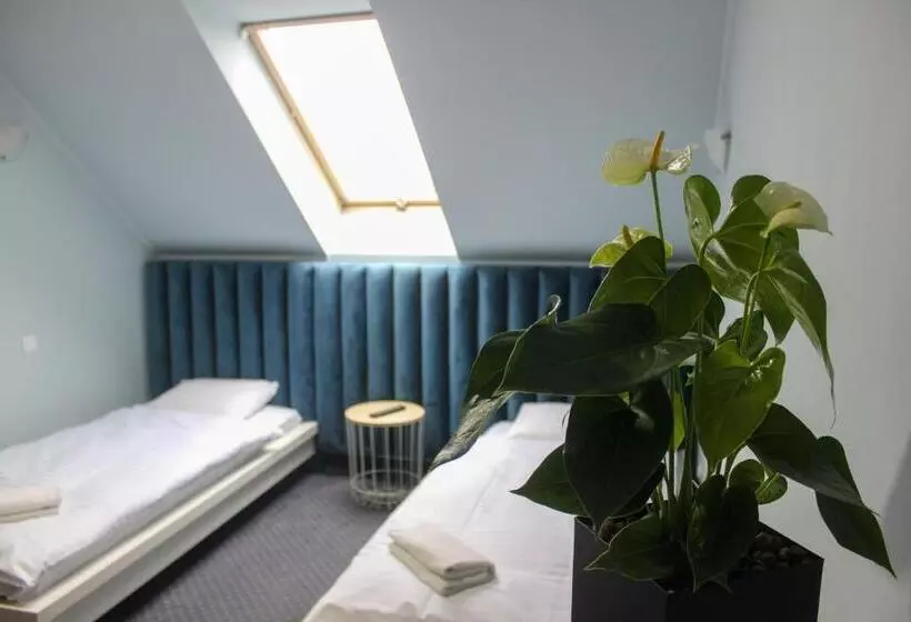 هتل Pokoje Gościnne Truskawkowa 1a