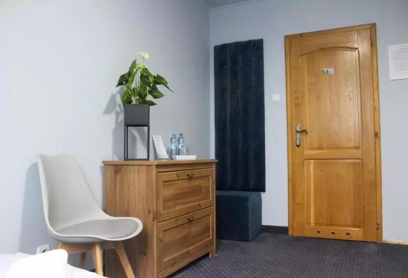 هتل Pokoje Gościnne Truskawkowa 1a