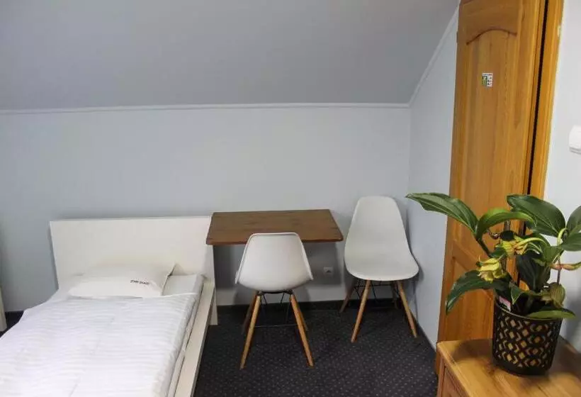 هتل Pokoje Gościnne Truskawkowa 1a