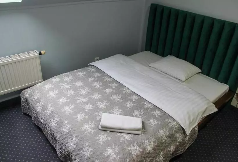 هتل Pokoje Gościnne Truskawkowa 1a