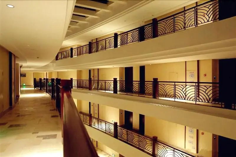 ホテル Days  And Suites Yangjiang