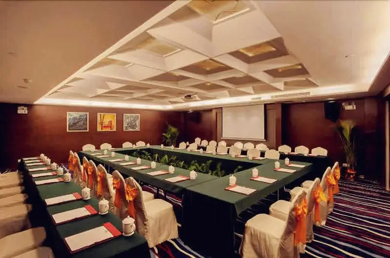 ホテル Days  And Suites Yangjiang