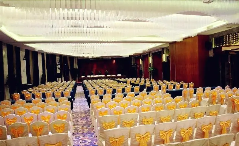 ホテル Days  And Suites Yangjiang