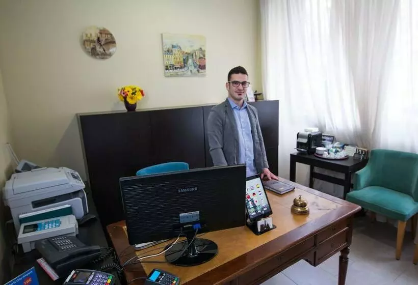 Hotelli Hôtel Montmartre