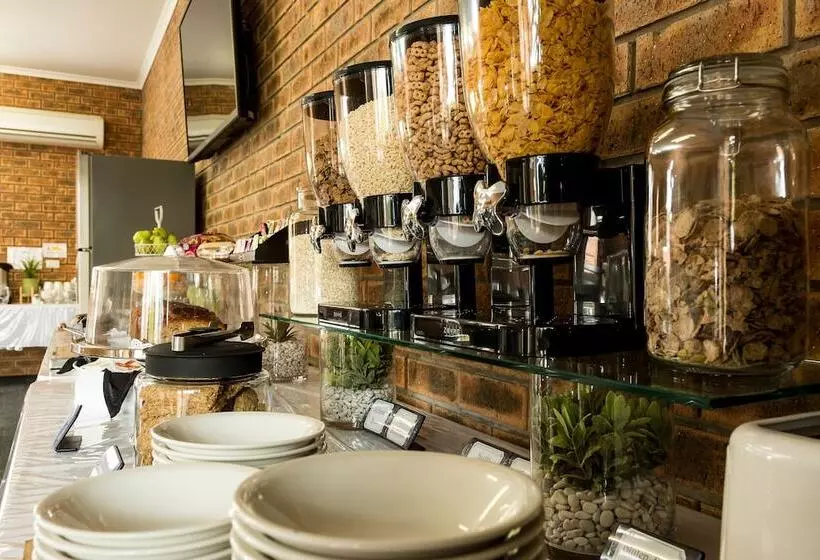 ホテル Hume Country Motor Inn