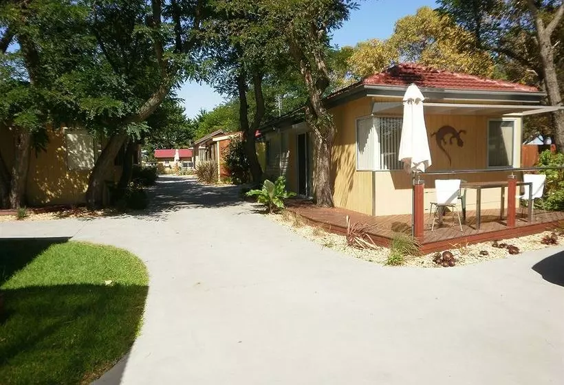 فندق Kickback Cottages