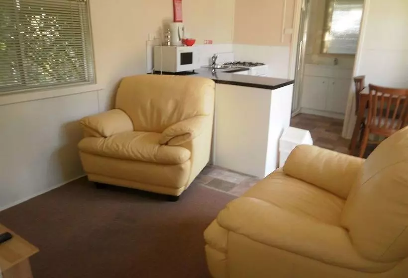 فندق Kickback Cottages