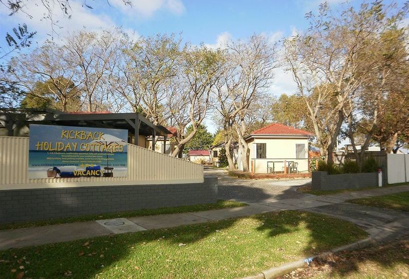 فندق Kickback Cottages